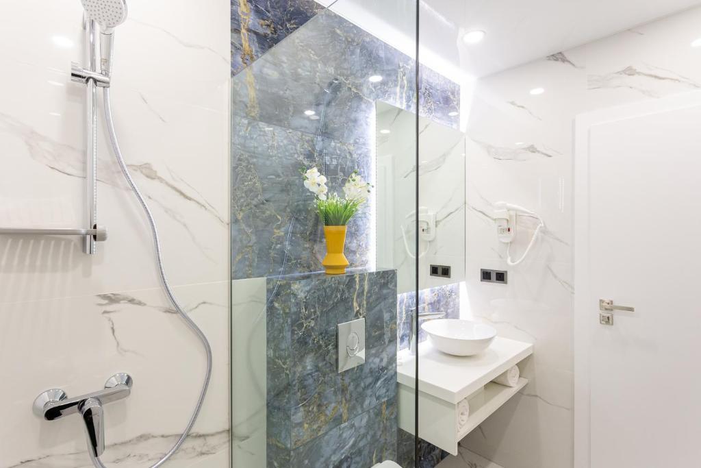 טביליסי Orden Apart Hotel מראה חיצוני תמונה